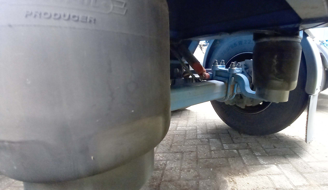 AGA Cryo Gas tank semi-trailer cryogenic used for nitrogen, argon, oxygen, LIN, LOX, LAR. - Säiliöpuoliperävaunu: kuva AGA Cryo Gas tank semi-trailer cryogenic used for nitrogen, argon, oxygen, LIN, LOX, LAR. - Säiliöpuoliperävaunu AGA Cryo Gas tank semi-trailer cryogenic used for nitrogen, argon, oxygen, LIN, LOX, LAR. - Säiliöpuoliperävaunu: kuva AGA Cryo Gas tank semi-trailer cryogenic used for nitrogen, argon, oxygen, LIN, LOX, LAR. - Säiliöpuoliperävaunu