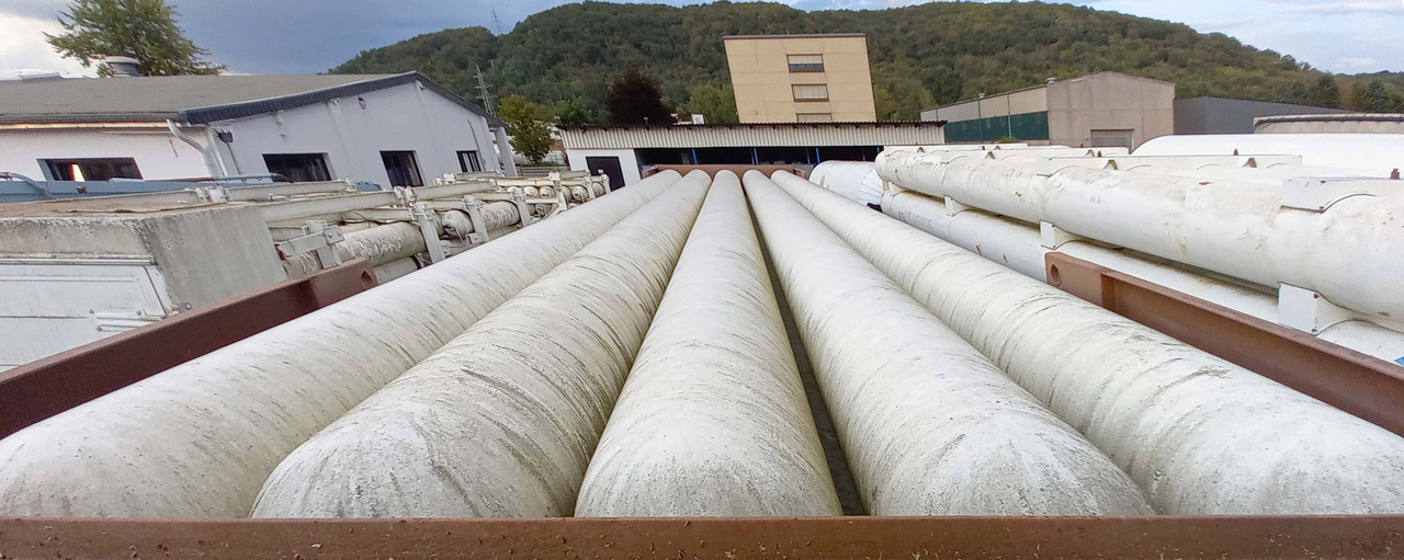 FRUEHAUF Gas tank tube semi-trailer used for compressed helium, hydrogen, Wasserstoff - Säiliöpuoliperävaunu: kuva FRUEHAUF Gas tank tube semi-trailer used for compressed helium, hydrogen, Wasserstoff - Säiliöpuoliperävaunu FRUEHAUF Gas tank tube semi-trailer used for compressed helium, hydrogen, Wasserstoff - Säiliöpuoliperävaunu: kuva FRUEHAUF Gas tank tube semi-trailer used for compressed helium, hydrogen, Wasserstoff - Säiliöpuoliperävaunu