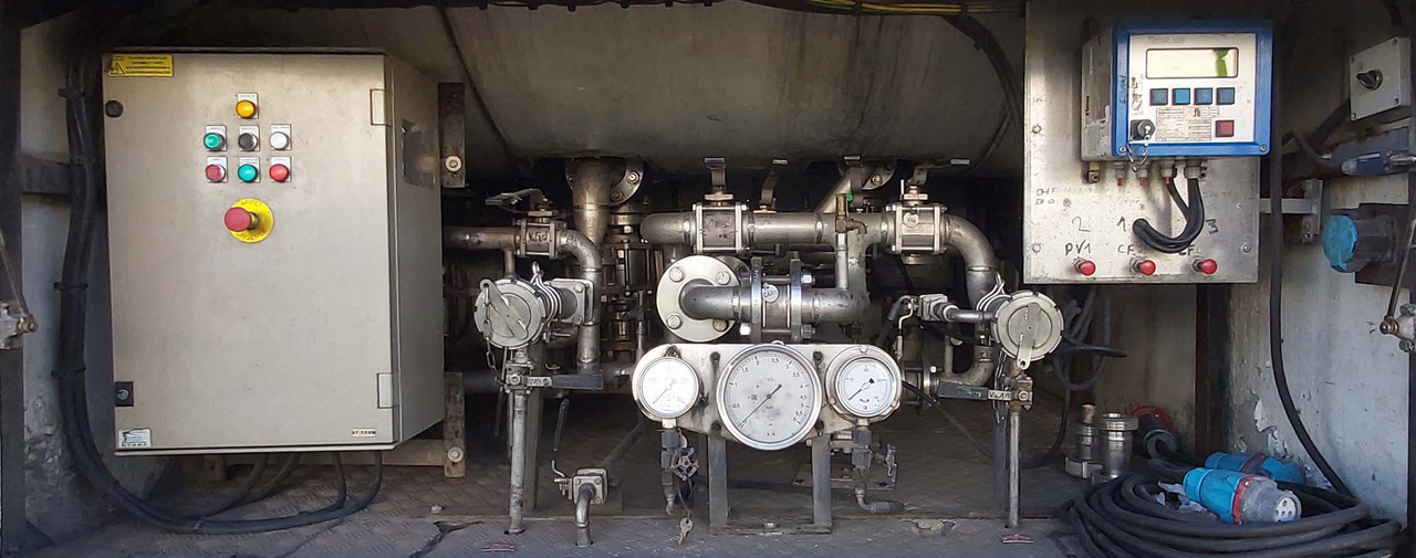 ROBINE Gas tank semi-trailer used for CO2, Carbon dioxide - Säiliöpuoliperävaunu: kuva ROBINE Gas tank semi-trailer used for CO2, Carbon dioxide - Säiliöpuoliperävaunu ROBINE Gas tank semi-trailer used for CO2, Carbon dioxide - Säiliöpuoliperävaunu: kuva ROBINE Gas tank semi-trailer used for CO2, Carbon dioxide - Säiliöpuoliperävaunu