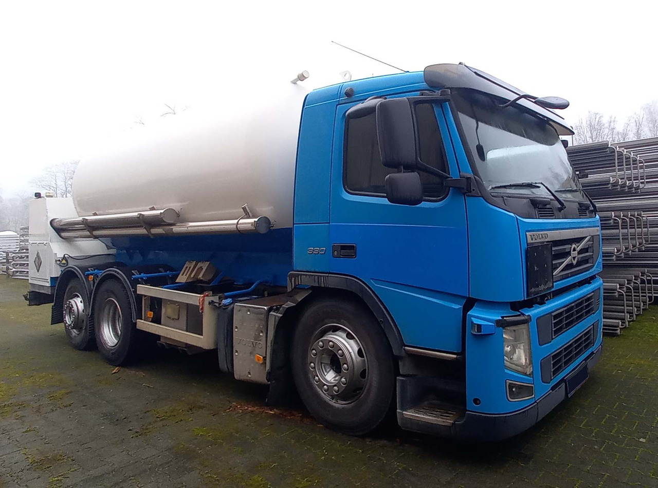 VOLVO Gas, oxygen, argon, nitrogen, cryogenic tank truck - Säiliöauto: kuva VOLVO Gas, oxygen, argon, nitrogen, cryogenic tank truck - Säiliöauto VOLVO Gas, oxygen, argon, nitrogen, cryogenic tank truck - Säiliöauto: kuva VOLVO Gas, oxygen, argon, nitrogen, cryogenic tank truck - Säiliöauto