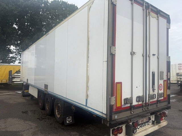 Schmitz Cargobull Vleeshanger Schade - Refrigeraattori puoliperävaunu: kuva Schmitz Cargobull Vleeshanger Schade - Refrigeraattori puoliperävaunu Schmitz Cargobull Vleeshanger Schade - Refrigeraattori puoliperävaunu: kuva Schmitz Cargobull Vleeshanger Schade - Refrigeraattori puoliperävaunu