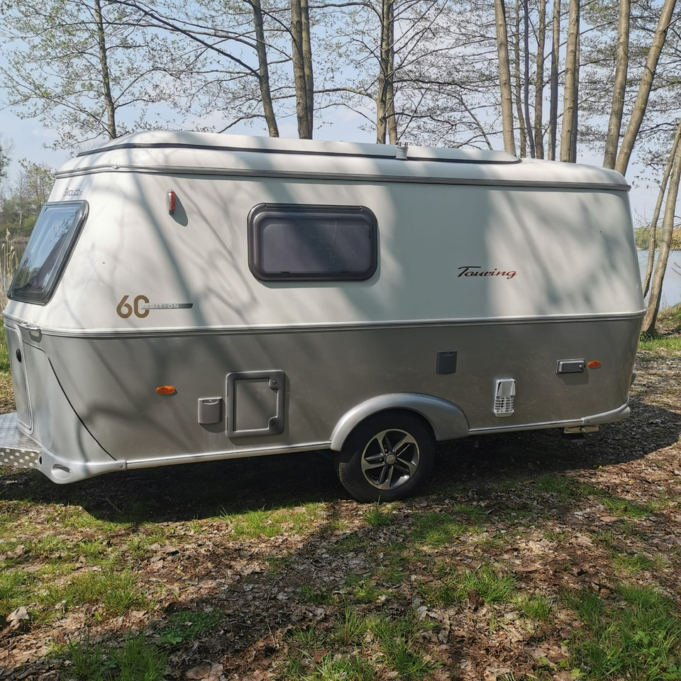 Eriba Triton 430 60 Jahre Edition 2022 - Asuntovaunu: kuva Eriba Triton 430 60 Jahre Edition 2022 - Asuntovaunu Eriba Triton 430 60 Jahre Edition 2022 - Asuntovaunu: kuva Eriba Triton 430 60 Jahre Edition 2022 - Asuntovaunu