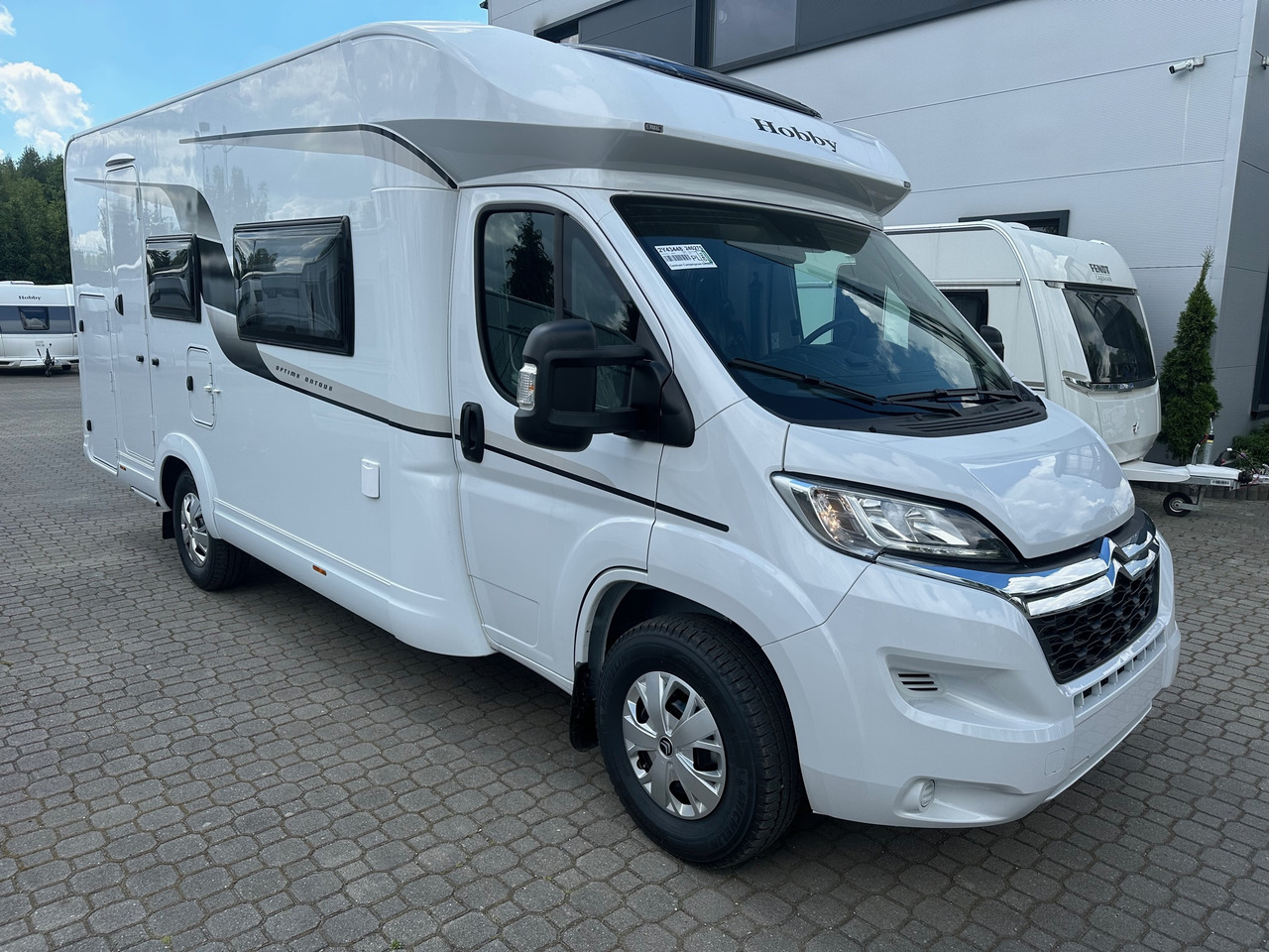 Hobby Optima T65 HKM Ontour 2024 - Puoli-integroitu asuntoauto: kuva Hobby Optima T65 HKM Ontour 2024 - Puoli-integroitu asuntoauto Hobby Optima T65 HKM Ontour 2024 - Puoli-integroitu asuntoauto: kuva Hobby Optima T65 HKM Ontour 2024 - Puoli-integroitu asuntoauto