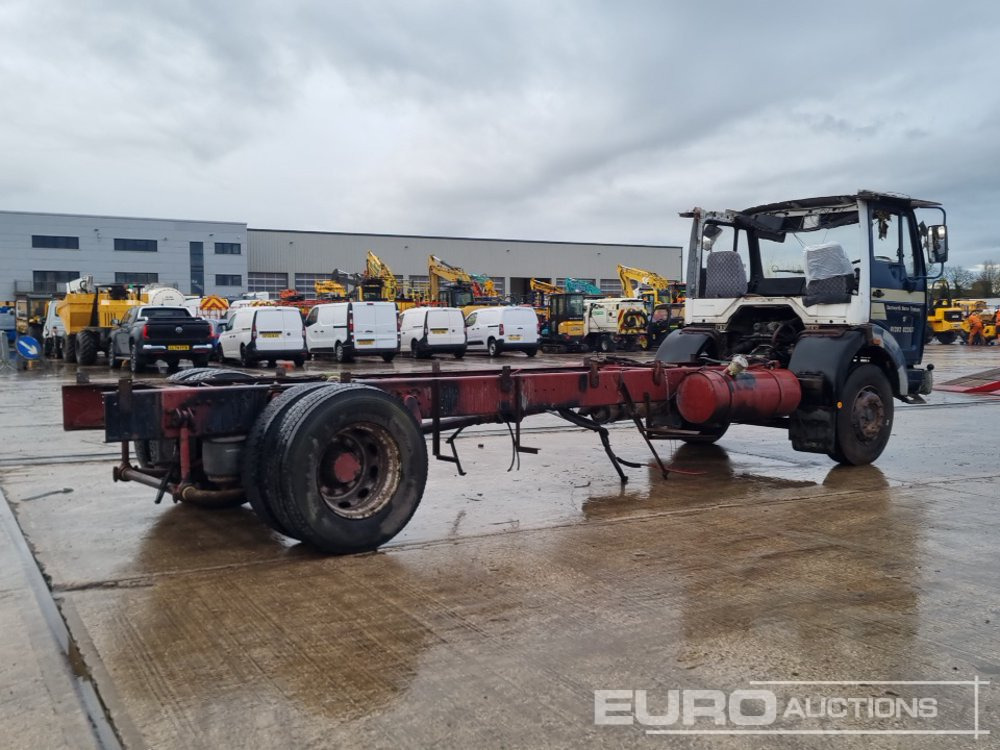 1989 Mercedes 1617 - Kuorma-auto alusta: kuva 1989 Mercedes 1617 - Kuorma-auto alusta 1989 Mercedes 1617 - Kuorma-auto alusta: kuva 1989 Mercedes 1617 - Kuorma-auto alusta