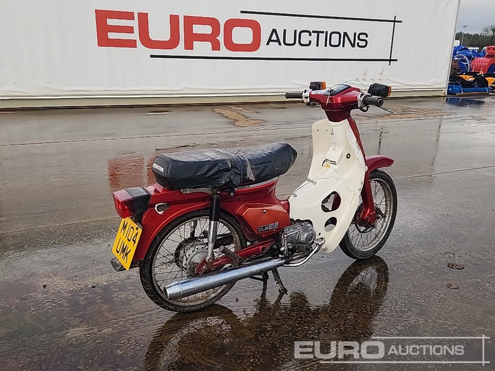 1995 Honda Cub 90 Moped (Category C Insurance Loss) (Mileage Cannot be Verified) - Moottoripyörä: kuva 1995 Honda Cub 90 Moped (Category C Insurance Loss) (Mileage Cannot be Verified) - Moottoripyörä 1995 Honda Cub 90 Moped (Category C Insurance Loss) (Mileage Cannot be Verified) - Moottoripyörä: kuva 1995 Honda Cub 90 Moped (Category C Insurance Loss) (Mileage Cannot be Verified) - Moottoripyörä