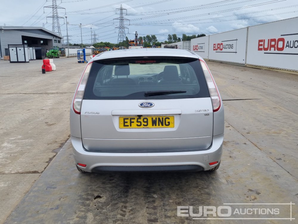 2010 Ford Focus Zetec - Henkilöauto: kuva 2010 Ford Focus Zetec - Henkilöauto 2010 Ford Focus Zetec - Henkilöauto: kuva 2010 Ford Focus Zetec - Henkilöauto