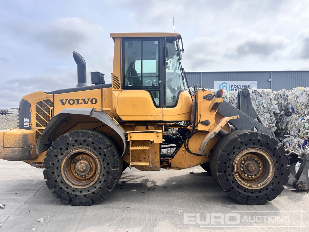 2010 Volvo L90F - Pyöräkuormaaja: kuva 2010 Volvo L90F - Pyöräkuormaaja 2010 Volvo L90F - Pyöräkuormaaja: kuva 2010 Volvo L90F - Pyöräkuormaaja
