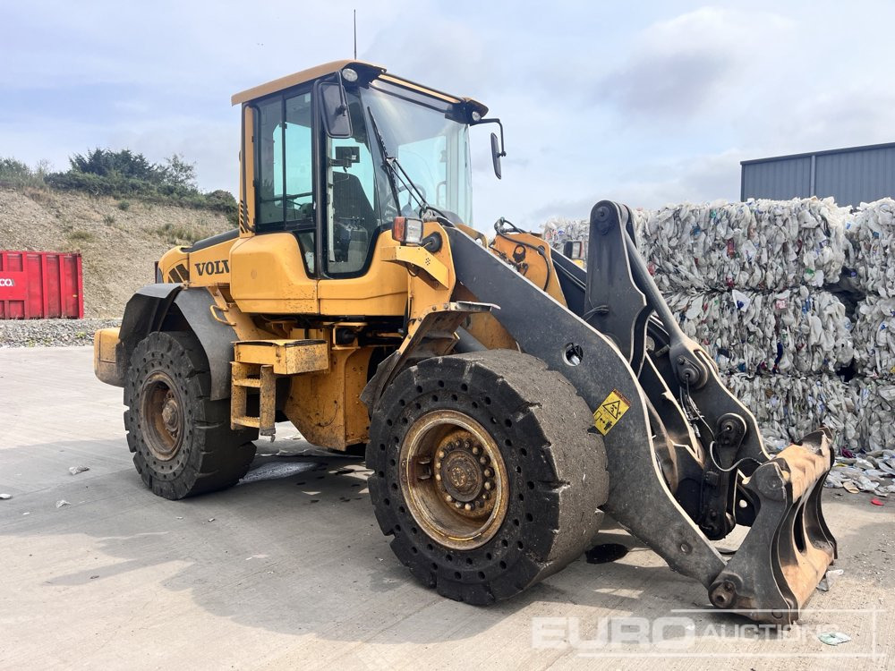 2010 Volvo L90F - Pyöräkuormaaja: kuva 2010 Volvo L90F - Pyöräkuormaaja 2010 Volvo L90F - Pyöräkuormaaja: kuva 2010 Volvo L90F - Pyöräkuormaaja