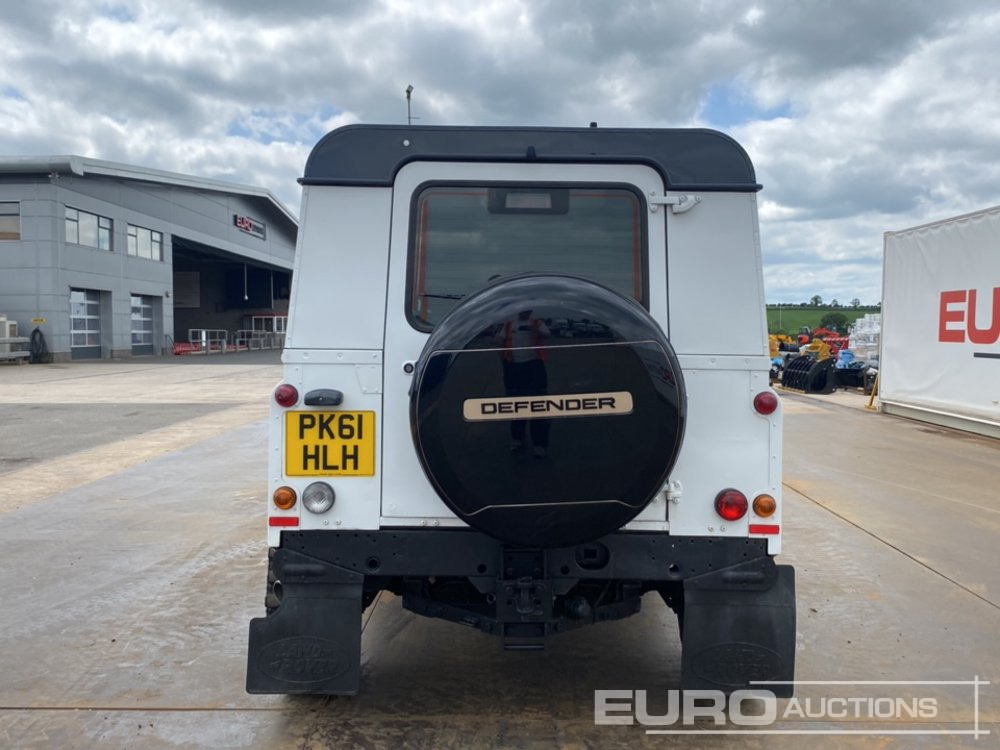 2011 Land Rover Defender 90 - Maasturi/ Katumaasturi: kuva 2011 Land Rover Defender 90 - Maasturi/ Katumaasturi 2011 Land Rover Defender 90 - Maasturi/ Katumaasturi: kuva 2011 Land Rover Defender 90 - Maasturi/ Katumaasturi