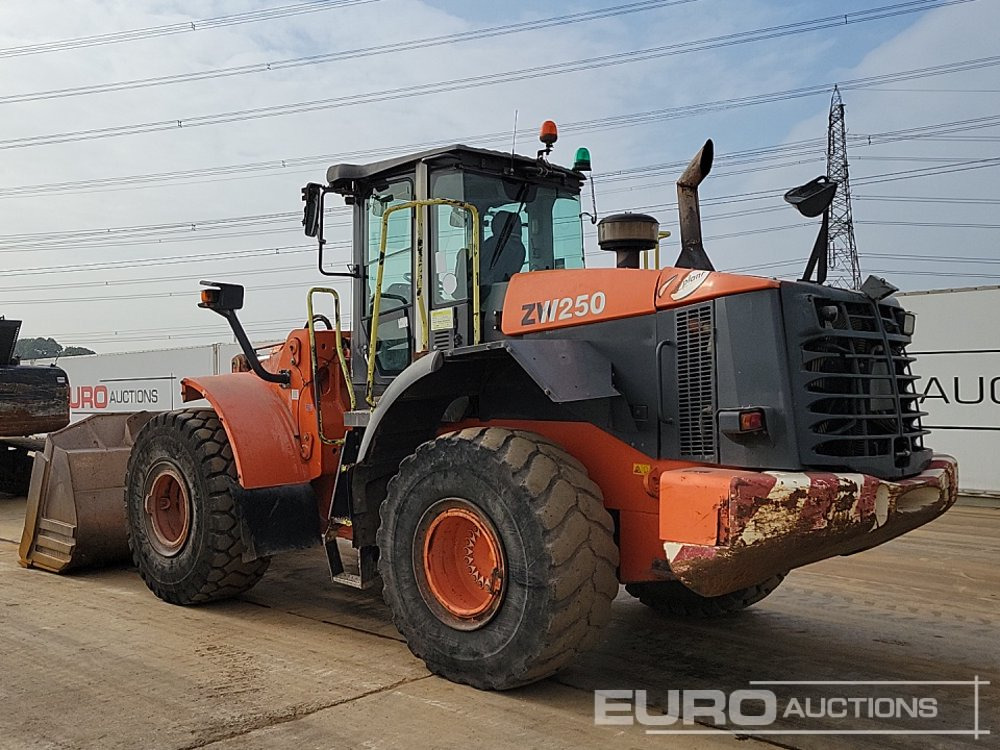 2012 Hitachi ZW250 - Pyöräkuormaaja: kuva 2012 Hitachi ZW250 - Pyöräkuormaaja 2012 Hitachi ZW250 - Pyöräkuormaaja: kuva 2012 Hitachi ZW250 - Pyöräkuormaaja