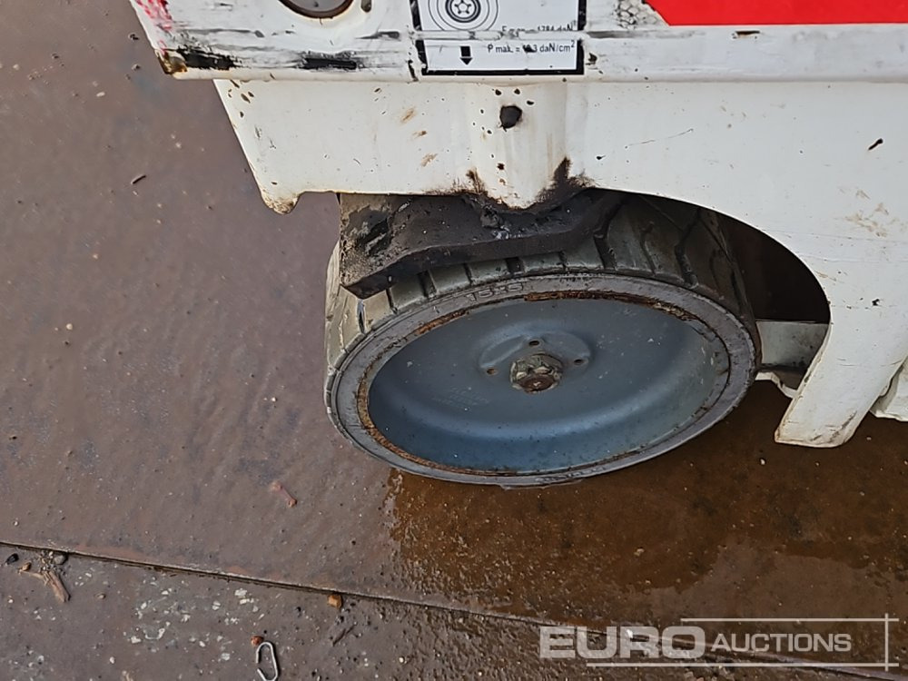 Henkilönostin 2014 Haulotte Compact 12: kuva Henkilönostin 2014 Haulotte Compact 12