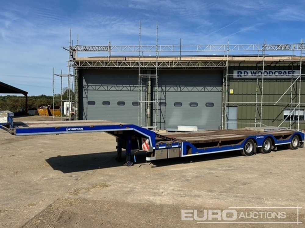 2015 Cheiftain Tri Axle Extenable Low Loader Trailer - Apuvaunu puoliperävaunu: kuva 2015 Cheiftain Tri Axle Extenable Low Loader Trailer - Apuvaunu puoliperävaunu 2015 Cheiftain Tri Axle Extenable Low Loader Trailer - Apuvaunu puoliperävaunu: kuva 2015 Cheiftain Tri Axle Extenable Low Loader Trailer - Apuvaunu puoliperävaunu