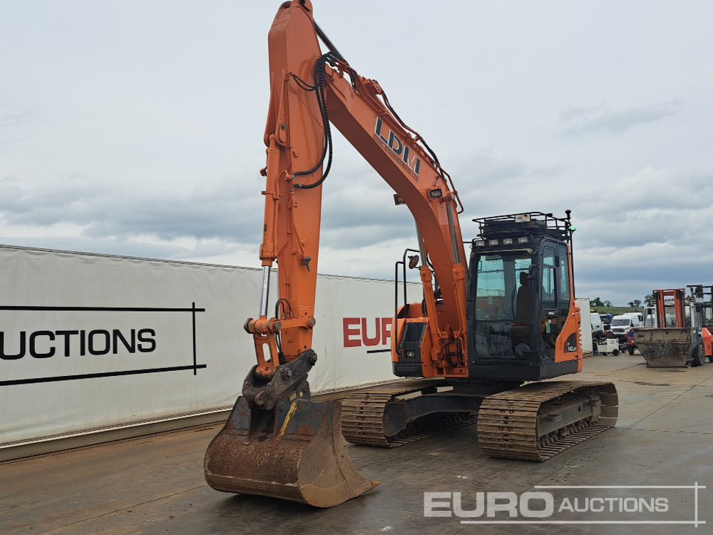 2015 Doosan DX140LCR-3 - Telakaivukone: kuva 2015 Doosan DX140LCR-3 - Telakaivukone 2015 Doosan DX140LCR-3 - Telakaivukone: kuva 2015 Doosan DX140LCR-3 - Telakaivukone