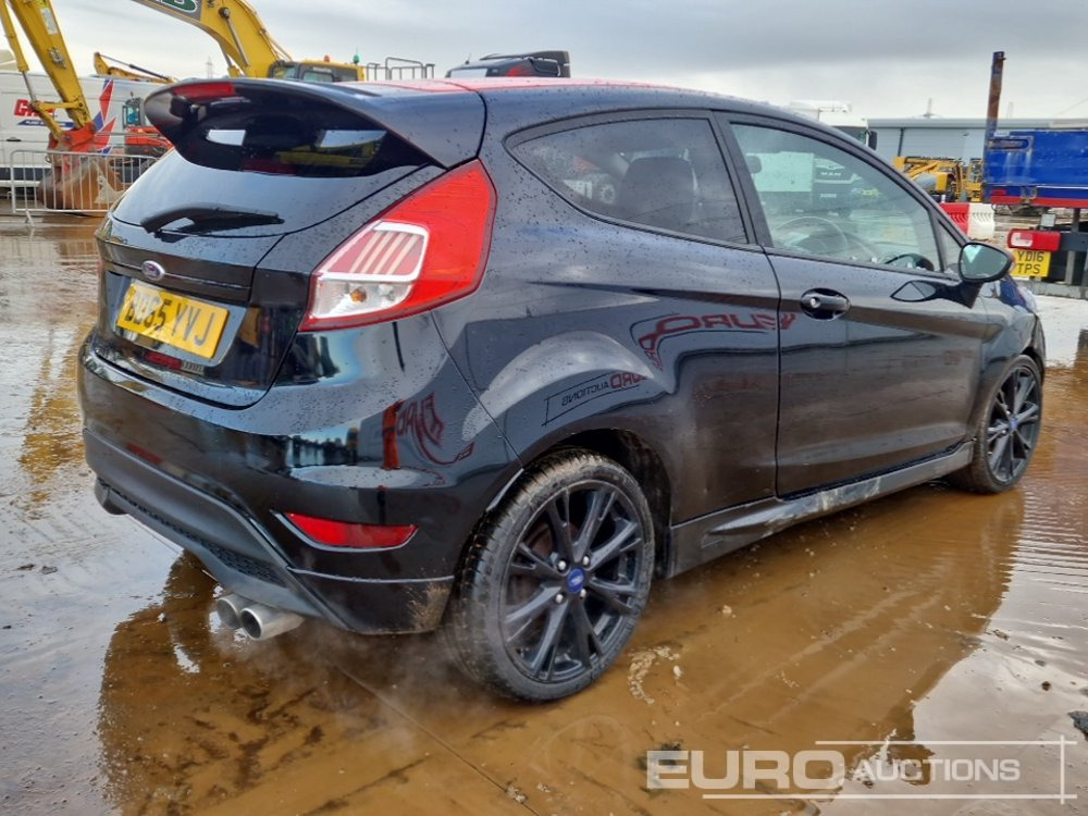 2015 Ford Fiesta - Henkilöauto: kuva 2015 Ford Fiesta - Henkilöauto 2015 Ford Fiesta - Henkilöauto: kuva 2015 Ford Fiesta - Henkilöauto