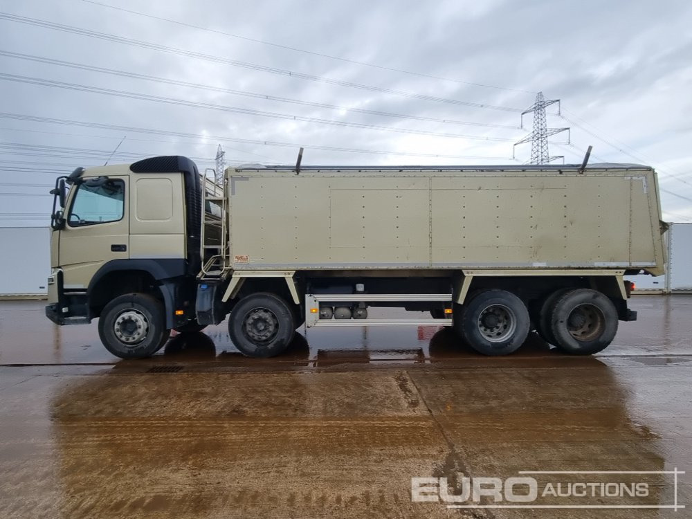 2015 Volvo 8x4 Tipper Lorry, Insulated Aliweld Body, Easy Sheet, Reverse Camera, WLI, A/C, Automatic Gearbox - Kippiauto kuorma-auto: kuva 2015 Volvo 8x4 Tipper Lorry, Insulated Aliweld Body, Easy Sheet, Reverse Camera, WLI, A/C, Automatic Gearbox - Kippiauto kuorma-auto 2015 Volvo 8x4 Tipper Lorry, Insulated Aliweld Body, Easy Sheet, Reverse Camera, WLI, A/C, Automatic Gearbox - Kippiauto kuorma-auto: kuva 2015 Volvo 8x4 Tipper Lorry, Insulated Aliweld Body, Easy Sheet, Reverse Camera, WLI, A/C, Automatic Gearbox - Kippiauto kuorma-auto