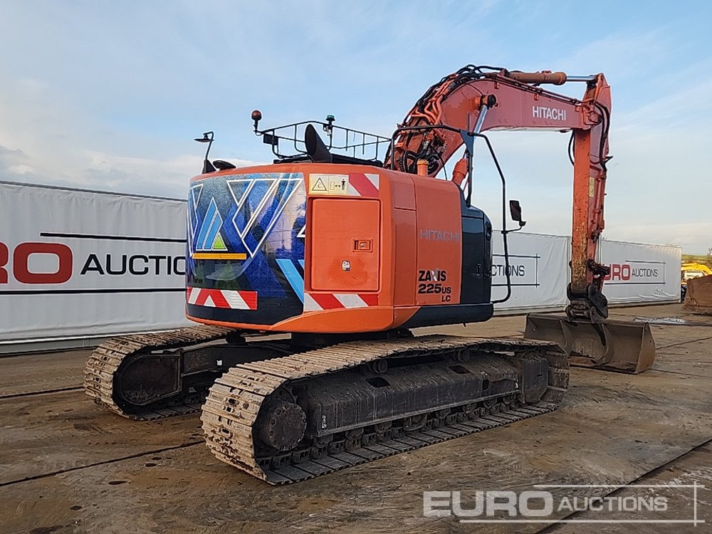 2016 Hitachi ZX225USLC-5B - Telakaivukone: kuva 2016 Hitachi ZX225USLC-5B - Telakaivukone 2016 Hitachi ZX225USLC-5B - Telakaivukone: kuva 2016 Hitachi ZX225USLC-5B - Telakaivukone