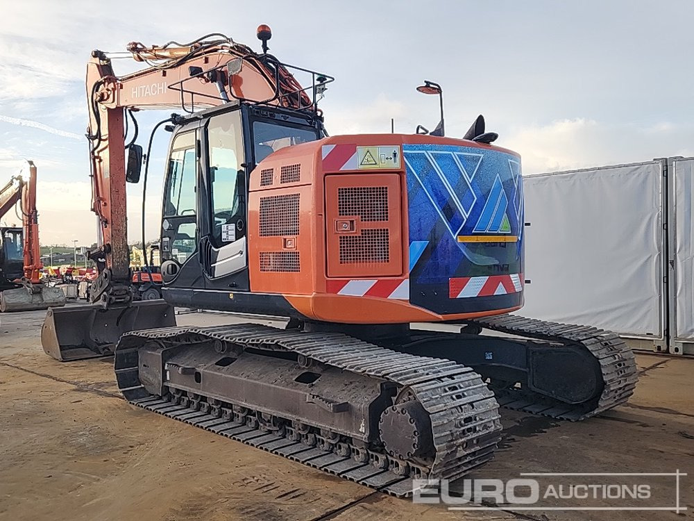 2016 Hitachi ZX225USLC-5B - Telakaivukone: kuva 2016 Hitachi ZX225USLC-5B - Telakaivukone 2016 Hitachi ZX225USLC-5B - Telakaivukone: kuva 2016 Hitachi ZX225USLC-5B - Telakaivukone