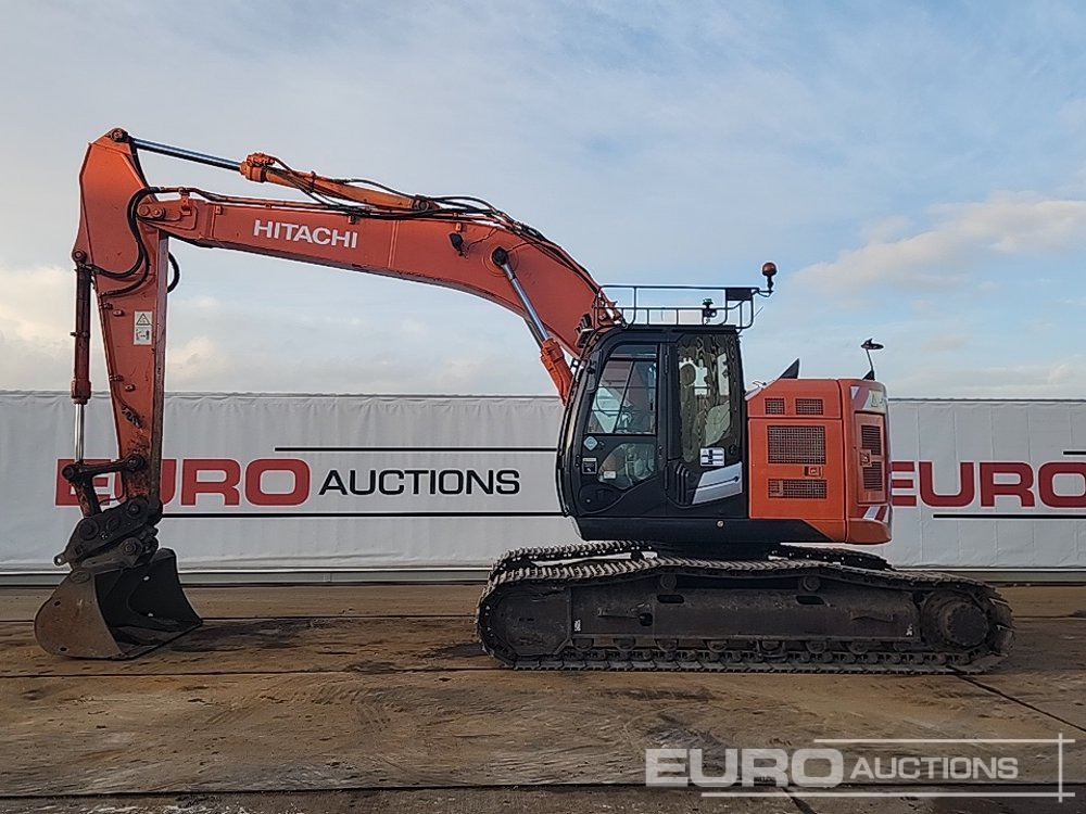2016 Hitachi ZX225USLC-5B - Telakaivukone: kuva 2016 Hitachi ZX225USLC-5B - Telakaivukone 2016 Hitachi ZX225USLC-5B - Telakaivukone: kuva 2016 Hitachi ZX225USLC-5B - Telakaivukone