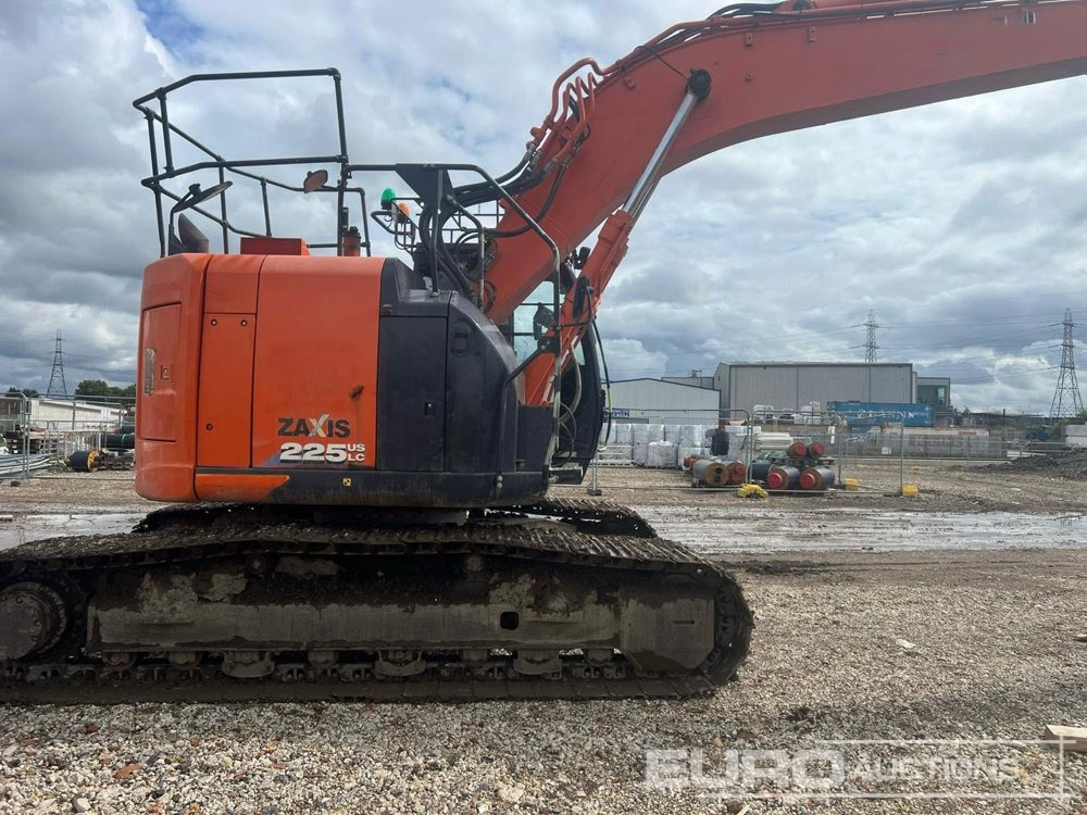 2017 Hitachi ZX225USLC-6 - Telakaivukone: kuva 2017 Hitachi ZX225USLC-6 - Telakaivukone 2017 Hitachi ZX225USLC-6 - Telakaivukone: kuva 2017 Hitachi ZX225USLC-6 - Telakaivukone
