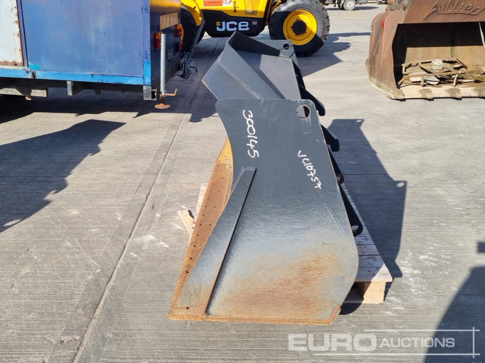 2018 JCB 74" Loading Bucket to suit Wheeled Loader - Kauha: kuva 2018 JCB 74" Loading Bucket to suit Wheeled Loader - Kauha 2018 JCB 74" Loading Bucket to suit Wheeled Loader - Kauha: kuva 2018 JCB 74" Loading Bucket to suit Wheeled Loader - Kauha