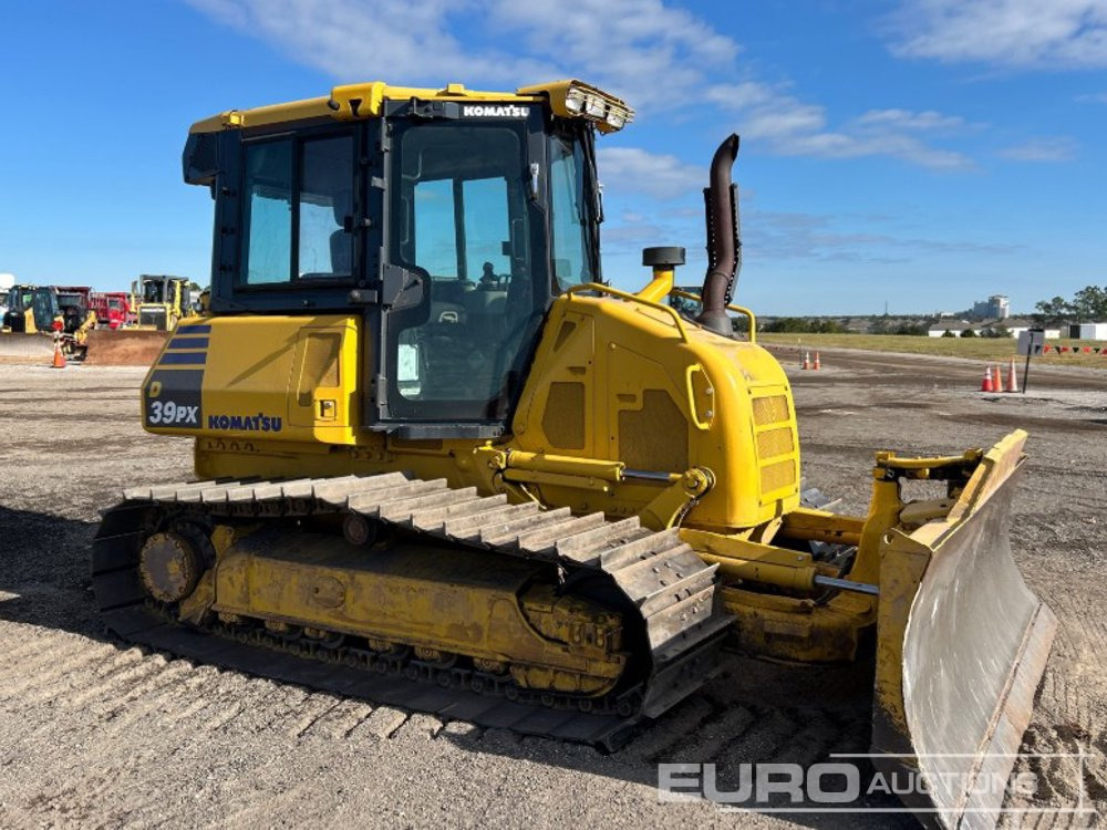2019 Komatsu D39PX-24 - Puskutraktori: kuva 2019 Komatsu D39PX-24 - Puskutraktori 2019 Komatsu D39PX-24 - Puskutraktori: kuva 2019 Komatsu D39PX-24 - Puskutraktori