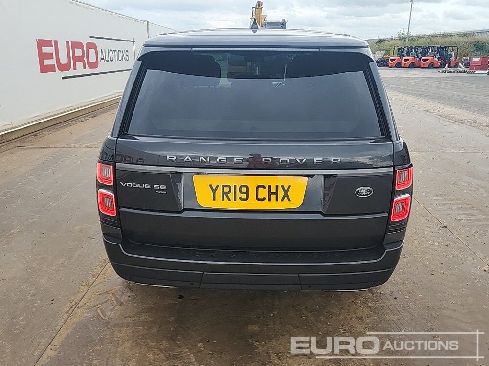 2019 Land Rover Range Rover Vogue - Maasturi/ Katumaasturi: kuva 2019 Land Rover Range Rover Vogue - Maasturi/ Katumaasturi 2019 Land Rover Range Rover Vogue - Maasturi/ Katumaasturi: kuva 2019 Land Rover Range Rover Vogue - Maasturi/ Katumaasturi