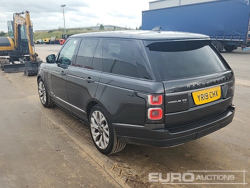 2019 Land Rover Range Rover Vogue - Maasturi/ Katumaasturi: kuva 2019 Land Rover Range Rover Vogue - Maasturi/ Katumaasturi 2019 Land Rover Range Rover Vogue - Maasturi/ Katumaasturi: kuva 2019 Land Rover Range Rover Vogue - Maasturi/ Katumaasturi