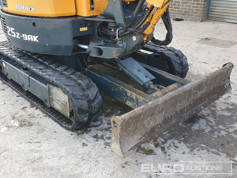 2020 Hyundai ROBEX25Z-9AK - Minikuormaaja: kuva 2020 Hyundai ROBEX25Z-9AK - Minikuormaaja 2020 Hyundai ROBEX25Z-9AK - Minikuormaaja: kuva 2020 Hyundai ROBEX25Z-9AK - Minikuormaaja