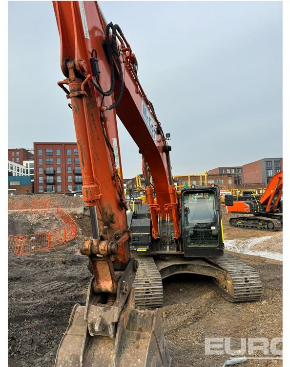 2021 Hitachi ZX225USLC-6 - Telakaivukone: kuva 2021 Hitachi ZX225USLC-6 - Telakaivukone 2021 Hitachi ZX225USLC-6 - Telakaivukone: kuva 2021 Hitachi ZX225USLC-6 - Telakaivukone