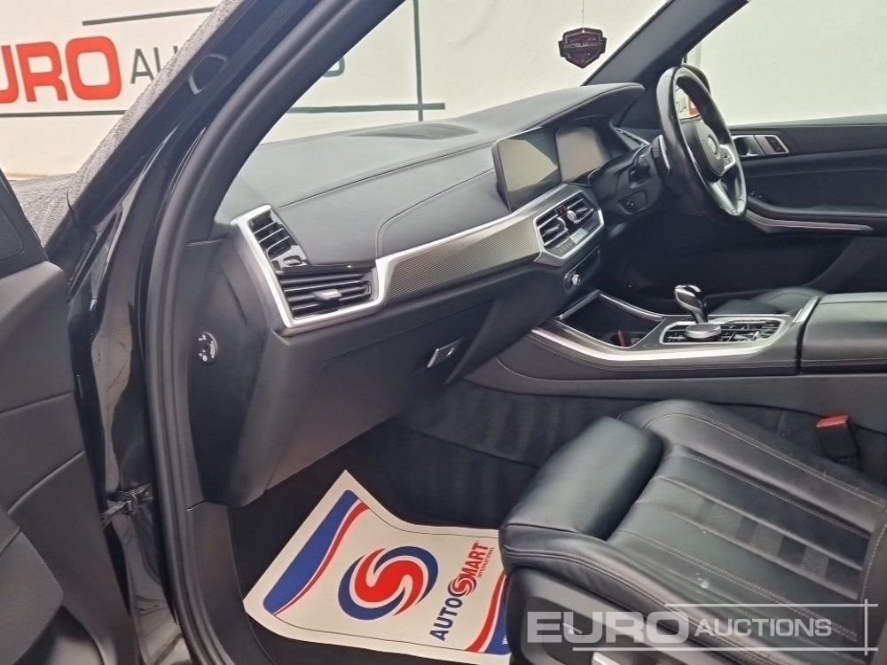 Maasturi/ Katumaasturi 2022 BMW X5 45E M-Sport: kuva Maasturi/ Katumaasturi 2022 BMW X5 45E M-Sport