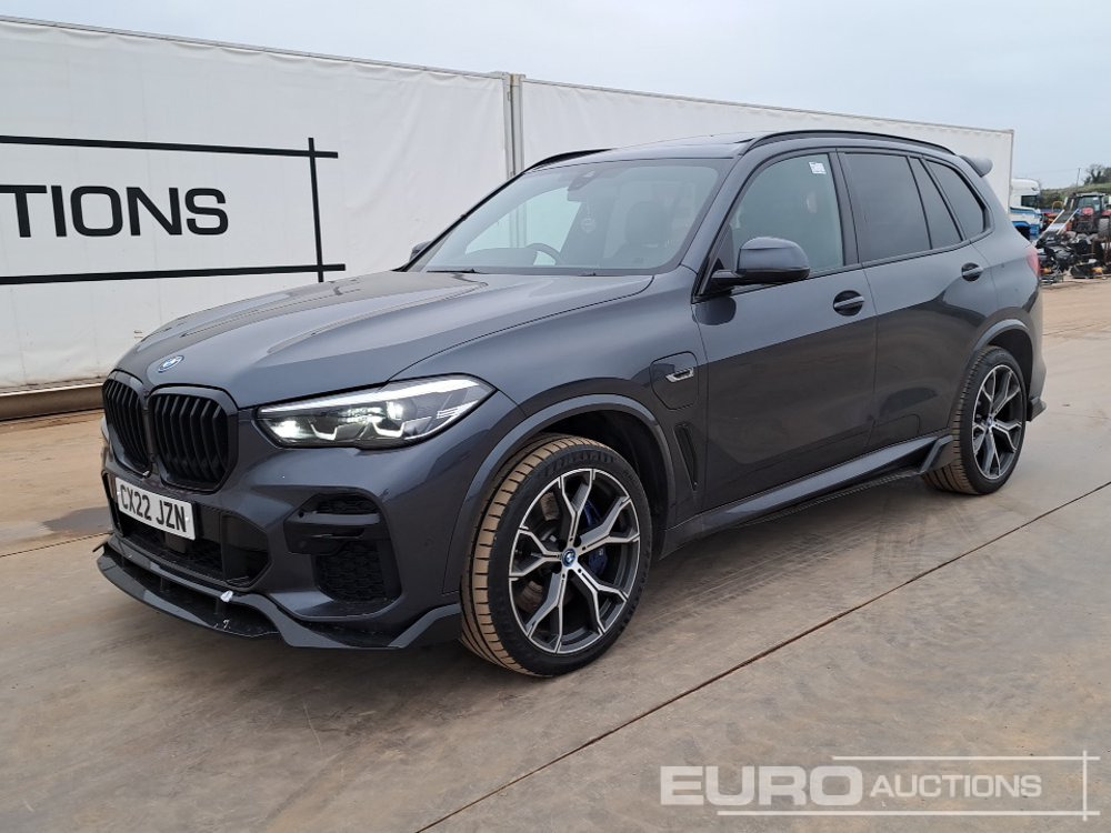 2022 BMW X5 45E M-Sport - Maasturi/ Katumaasturi: kuva 2022 BMW X5 45E M-Sport - Maasturi/ Katumaasturi 2022 BMW X5 45E M-Sport - Maasturi/ Katumaasturi: kuva 2022 BMW X5 45E M-Sport - Maasturi/ Katumaasturi