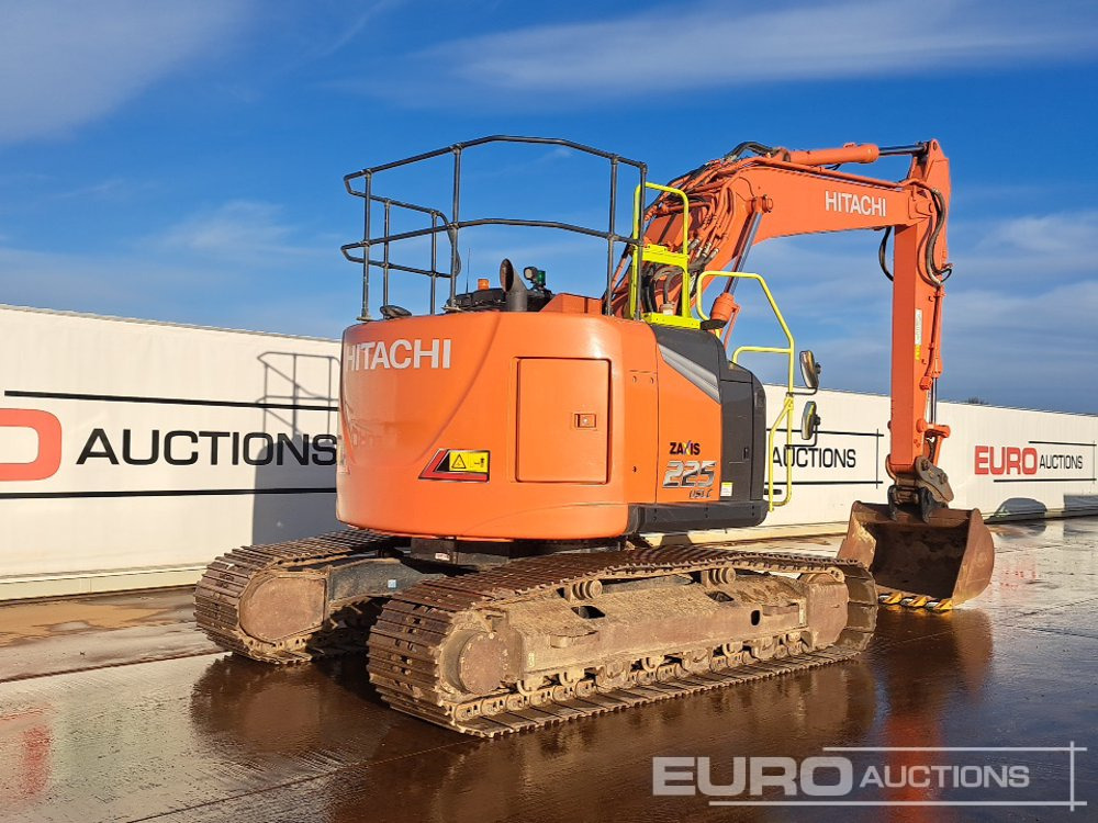 2022 Hitachi ZX225USLC-7 - Telakaivukone: kuva 2022 Hitachi ZX225USLC-7 - Telakaivukone 2022 Hitachi ZX225USLC-7 - Telakaivukone: kuva 2022 Hitachi ZX225USLC-7 - Telakaivukone