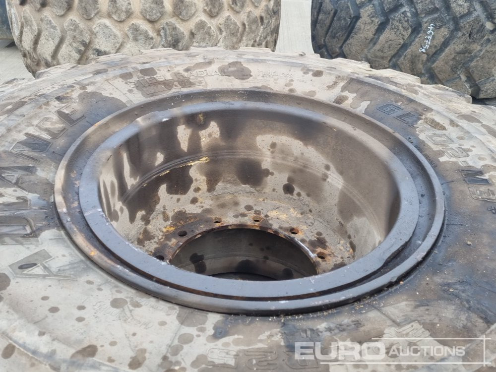 Rengas 23.5R25 Tyre & Rim (10 of): kuva Rengas 23.5R25 Tyre & Rim (10 of)