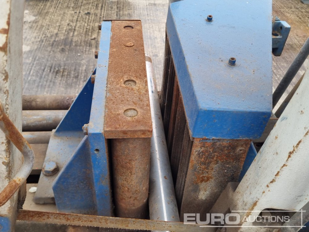 Rakennustarvikkeet 415 Volt Band Saw: kuva Rakennustarvikkeet 415 Volt Band Saw