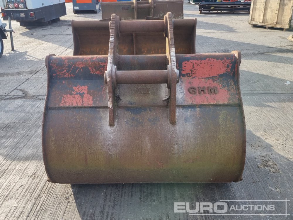 54" Digging Bucket 80mm Pin to suit 20 Ton Excavator - Kauha: kuva 54" Digging Bucket 80mm Pin to suit 20 Ton Excavator - Kauha 54" Digging Bucket 80mm Pin to suit 20 Ton Excavator - Kauha: kuva 54" Digging Bucket 80mm Pin to suit 20 Ton Excavator - Kauha