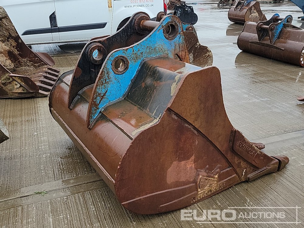 60" Digging Bucket 80mm Pin to suit 20 Ton Excavator - Kauha: kuva 60" Digging Bucket 80mm Pin to suit 20 Ton Excavator - Kauha 60" Digging Bucket 80mm Pin to suit 20 Ton Excavator - Kauha: kuva 60" Digging Bucket 80mm Pin to suit 20 Ton Excavator - Kauha