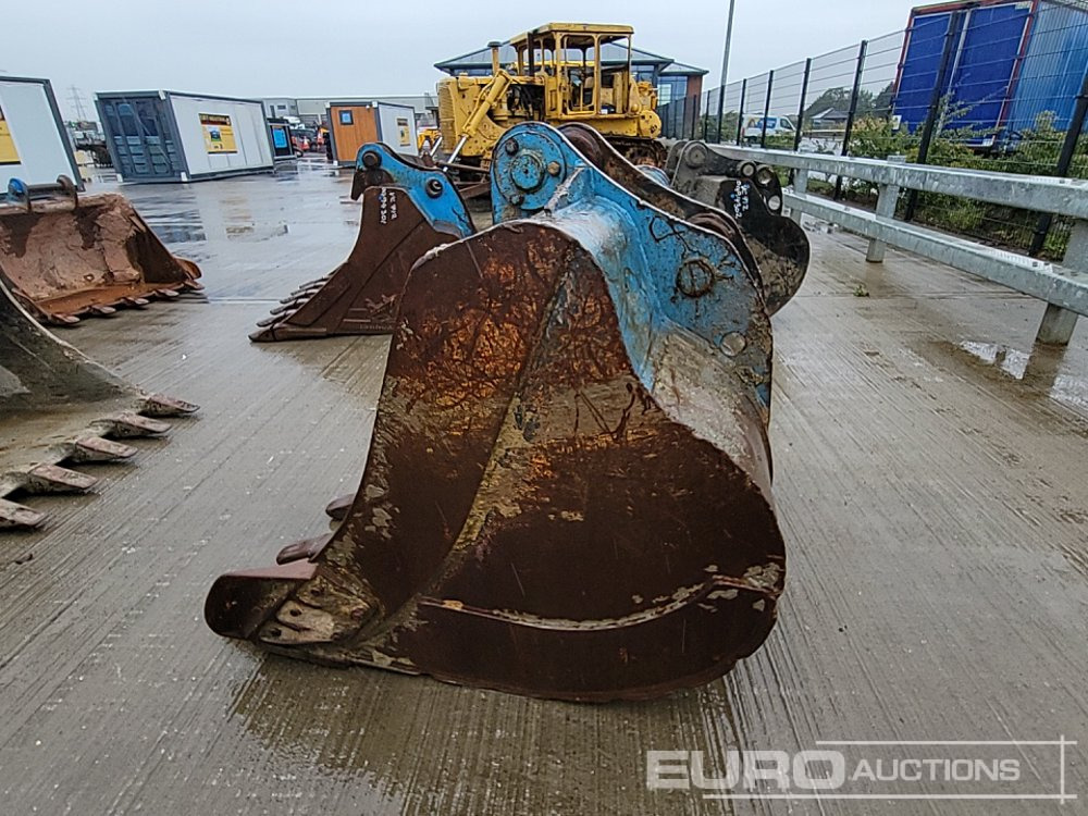 64" Digging Bucket 80mm Pin to suit 20 Ton Excavator - Kauha: kuva 64" Digging Bucket 80mm Pin to suit 20 Ton Excavator - Kauha 64" Digging Bucket 80mm Pin to suit 20 Ton Excavator - Kauha: kuva 64" Digging Bucket 80mm Pin to suit 20 Ton Excavator - Kauha
