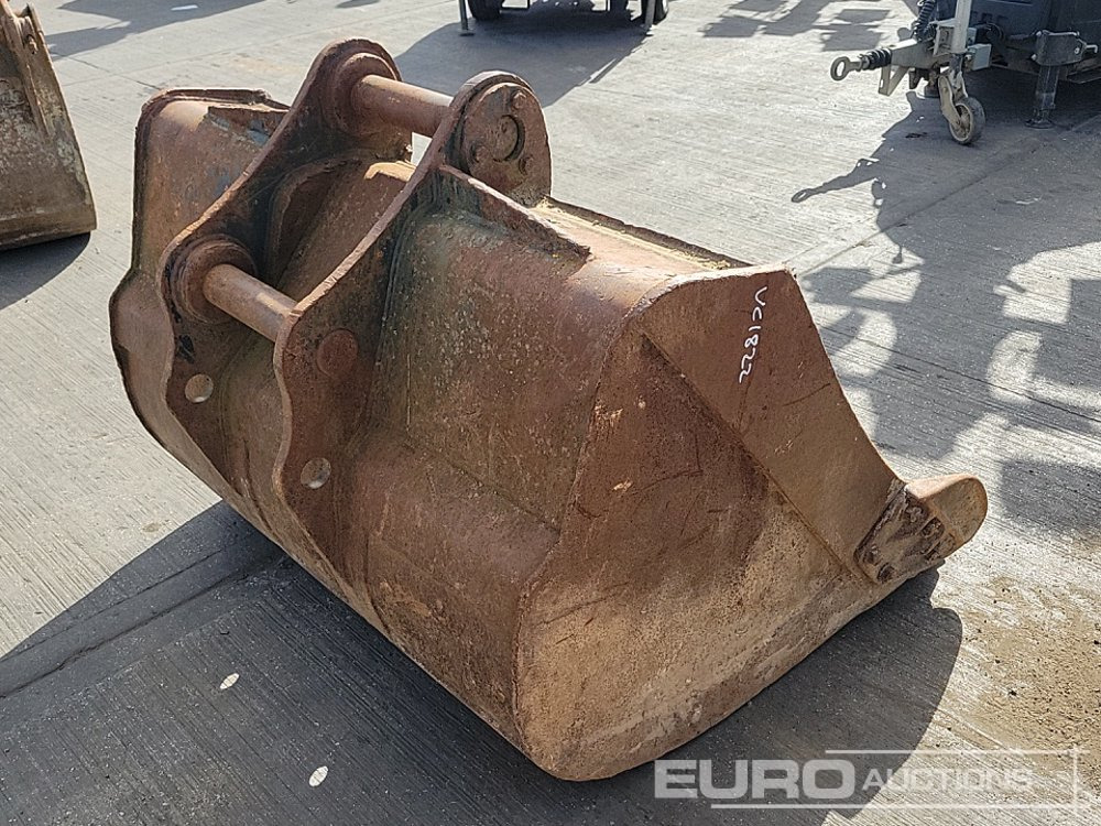 66" Digging Bucket 80mm Pin to suit 20 Ton Excavator - Kauha: kuva 66" Digging Bucket 80mm Pin to suit 20 Ton Excavator - Kauha 66" Digging Bucket 80mm Pin to suit 20 Ton Excavator - Kauha: kuva 66" Digging Bucket 80mm Pin to suit 20 Ton Excavator - Kauha
