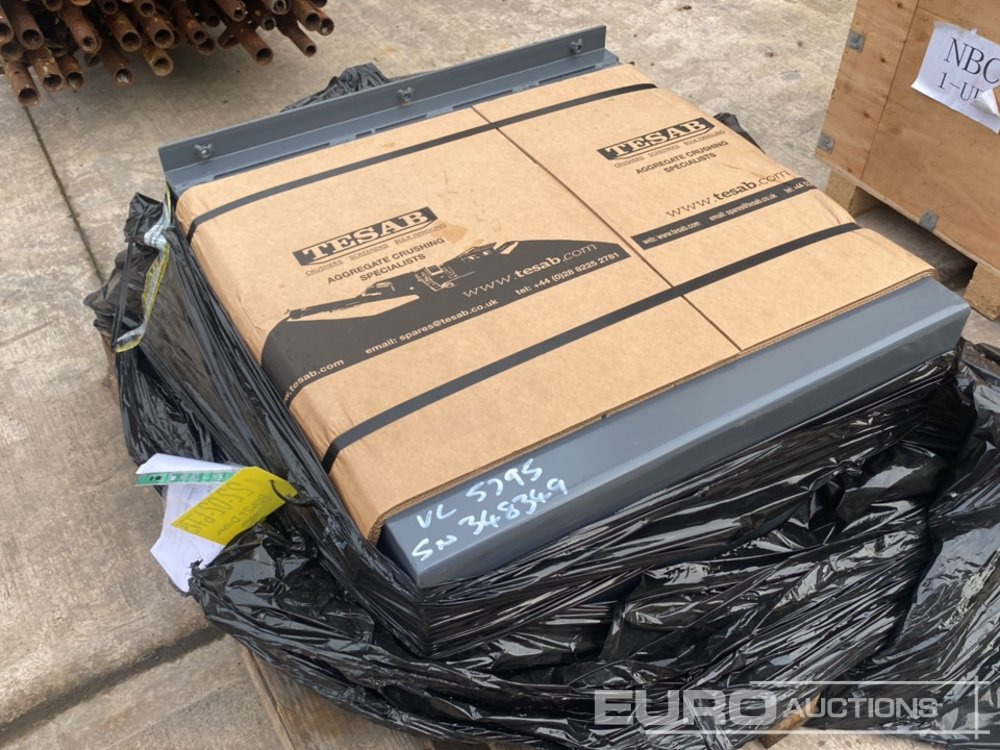 8042T Diesel Tank - Polttoainetankki - Rakennuskoneet: kuva 8042T Diesel Tank - Polttoainetankki - Rakennuskoneet 8042T Diesel Tank - Polttoainetankki - Rakennuskoneet: kuva 8042T Diesel Tank - Polttoainetankki - Rakennuskoneet