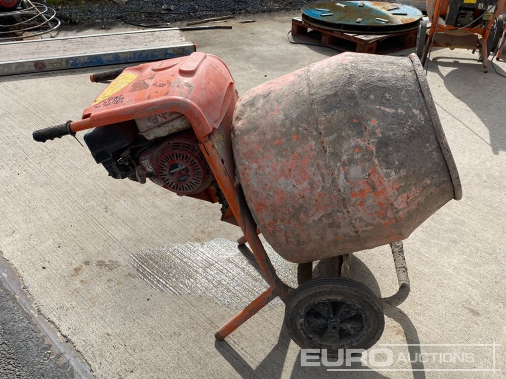 Altrad Minimmix 150 Petrol Cement Mixer, Honda Engine - Betonimylly: kuva Altrad Minimmix 150 Petrol Cement Mixer, Honda Engine - Betonimylly Altrad Minimmix 150 Petrol Cement Mixer, Honda Engine - Betonimylly: kuva Altrad Minimmix 150 Petrol Cement Mixer, Honda Engine - Betonimylly