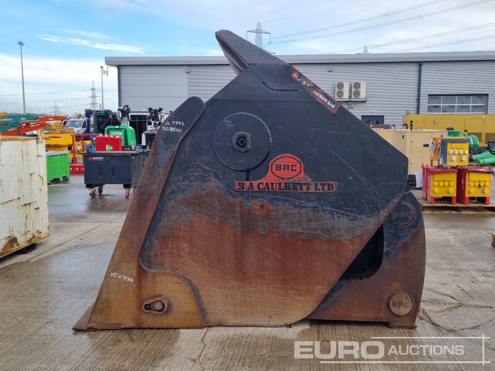 BAC 116" Hydraulic Hi Tip Loading Bucket to suit Wheeled Loader - Kauha: kuva BAC 116" Hydraulic Hi Tip Loading Bucket to suit Wheeled Loader - Kauha BAC 116" Hydraulic Hi Tip Loading Bucket to suit Wheeled Loader - Kauha: kuva BAC 116" Hydraulic Hi Tip Loading Bucket to suit Wheeled Loader - Kauha