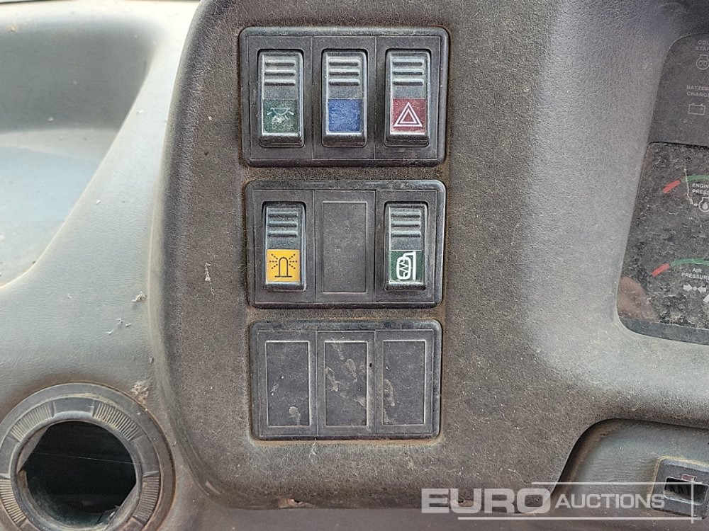 Nivelkippiauto Bell B30D: kuva Nivelkippiauto Bell B30D