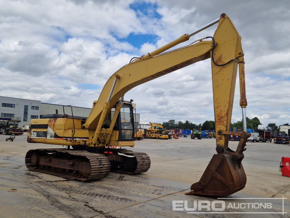 Telakaivukone CAT 320: kuva Telakaivukone CAT 320