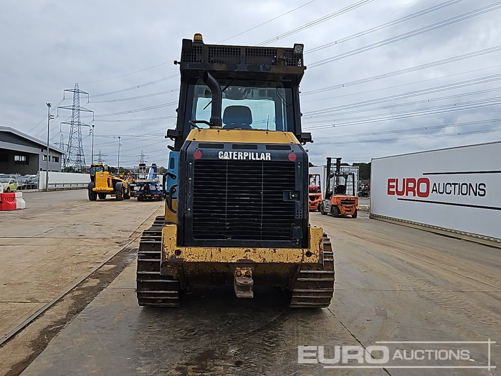CAT 953D - Puskutraktori: kuva CAT 953D - Puskutraktori CAT 953D - Puskutraktori: kuva CAT 953D - Puskutraktori