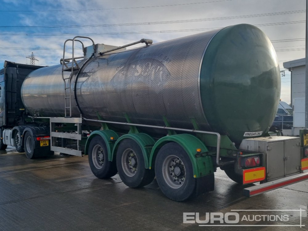 Clayton Tri Axle Stainless Steel Tanker Trailer, Front Lift Axle - Säiliöpuoliperävaunu: kuva Clayton Tri Axle Stainless Steel Tanker Trailer, Front Lift Axle - Säiliöpuoliperävaunu Clayton Tri Axle Stainless Steel Tanker Trailer, Front Lift Axle - Säiliöpuoliperävaunu: kuva Clayton Tri Axle Stainless Steel Tanker Trailer, Front Lift Axle - Säiliöpuoliperävaunu