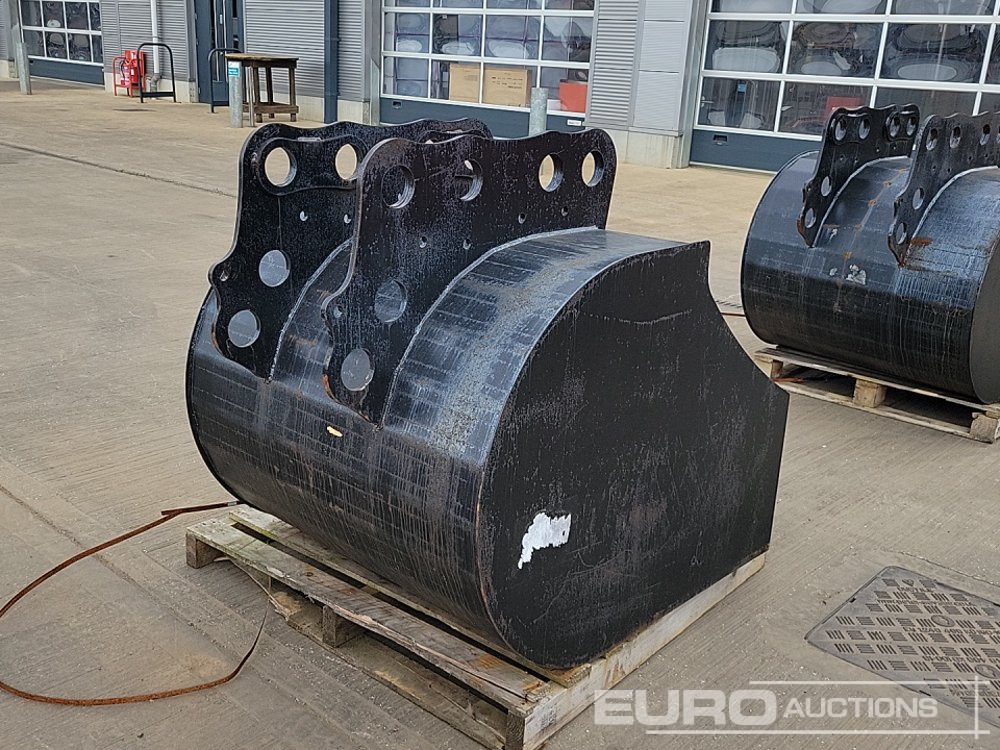 Concrete Pouring Bucket 80mm Pin to suit 20 Ton Excavator - Kauha: kuva Concrete Pouring Bucket 80mm Pin to suit 20 Ton Excavator - Kauha Concrete Pouring Bucket 80mm Pin to suit 20 Ton Excavator - Kauha: kuva Concrete Pouring Bucket 80mm Pin to suit 20 Ton Excavator - Kauha