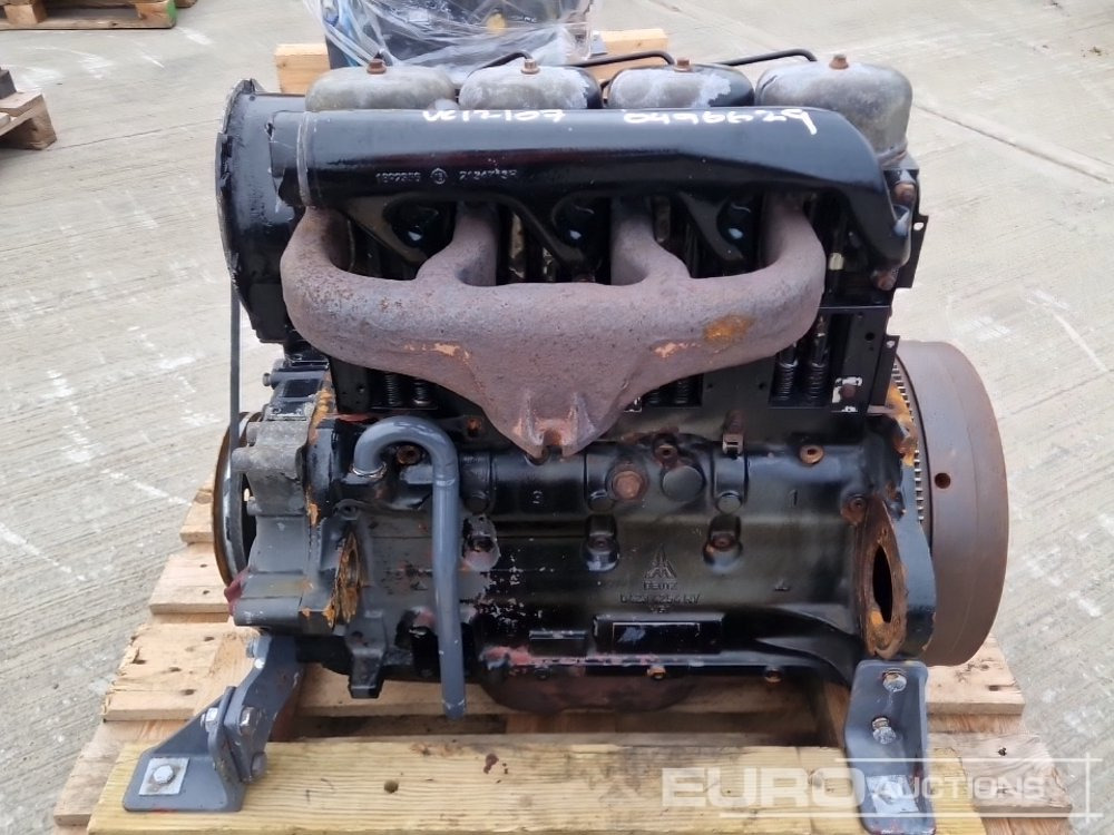 Deutz 4 Cylinder Engine - Moottori: kuva Deutz 4 Cylinder Engine - Moottori Deutz 4 Cylinder Engine - Moottori: kuva Deutz 4 Cylinder Engine - Moottori