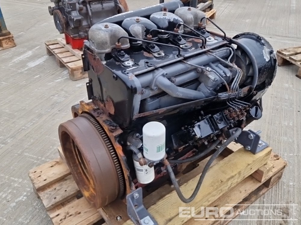 Deutz 4 Cylinder Engine - Moottori: kuva Deutz 4 Cylinder Engine - Moottori Deutz 4 Cylinder Engine - Moottori: kuva Deutz 4 Cylinder Engine - Moottori