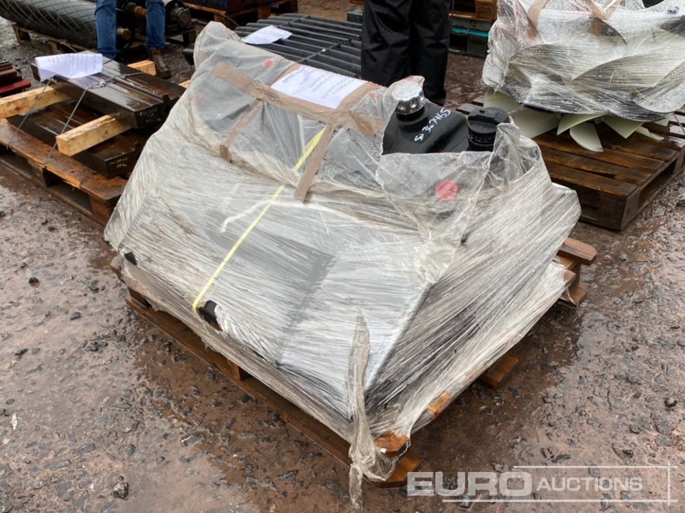 Fuel Tank for Evoquip Cobra 230 - Polttoainetankki - Rakennuskoneet: kuva Fuel Tank for Evoquip Cobra 230 - Polttoainetankki - Rakennuskoneet Fuel Tank for Evoquip Cobra 230 - Polttoainetankki - Rakennuskoneet: kuva Fuel Tank for Evoquip Cobra 230 - Polttoainetankki - Rakennuskoneet