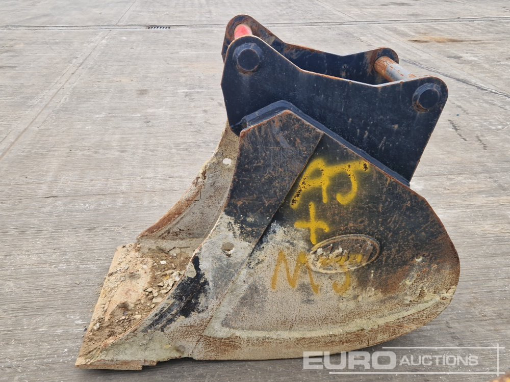Geith 32" Digging Bucket S70 Hitch to suit 18-33 Ton Excavator - Kauha: kuva Geith 32" Digging Bucket S70 Hitch to suit 18-33 Ton Excavator - Kauha Geith 32" Digging Bucket S70 Hitch to suit 18-33 Ton Excavator - Kauha: kuva Geith 32" Digging Bucket S70 Hitch to suit 18-33 Ton Excavator - Kauha